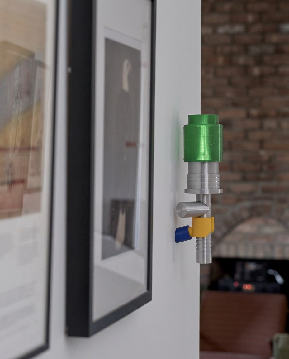 Ray Gun Light Kit 10x – Wall Mount + Brick: lit dim